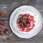 Rustic Pavlova Cake