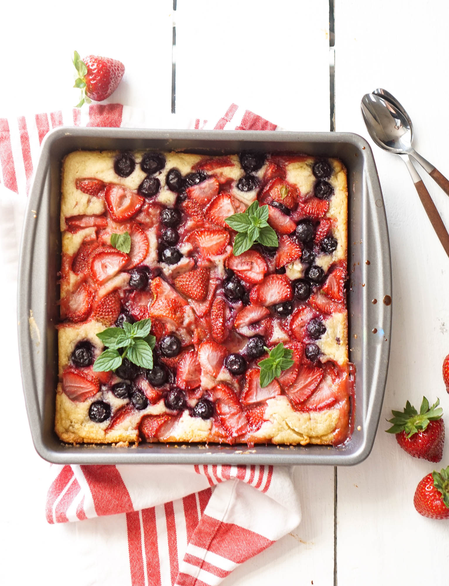 Summer Berry Cobbler Cake