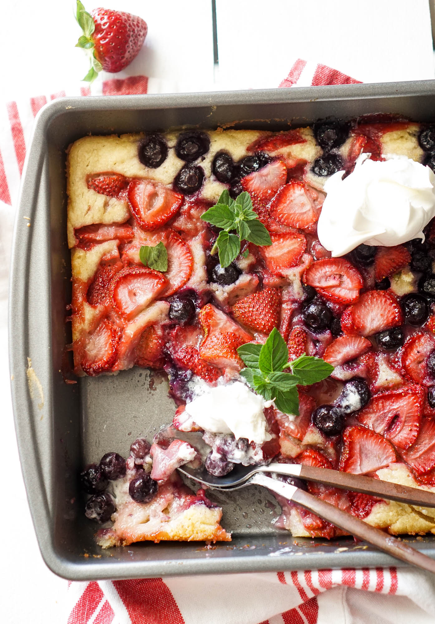 Summer Berry Cobbler Cake